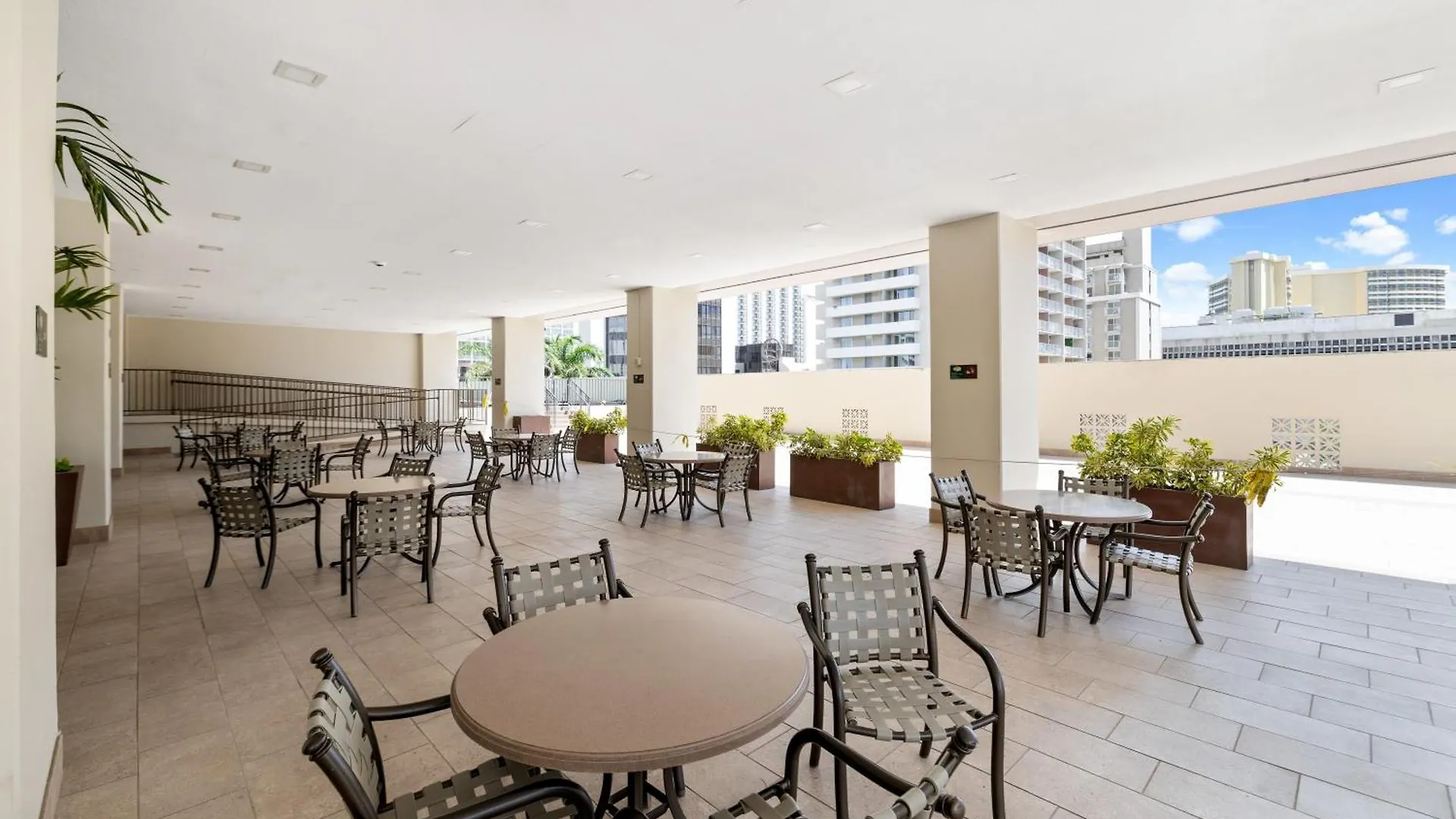 Royal Kuhio 2304 - Spacious Studio With Stunning Mountain Views In The Heart Of Waikiki! Honolulu Stati Uniti
