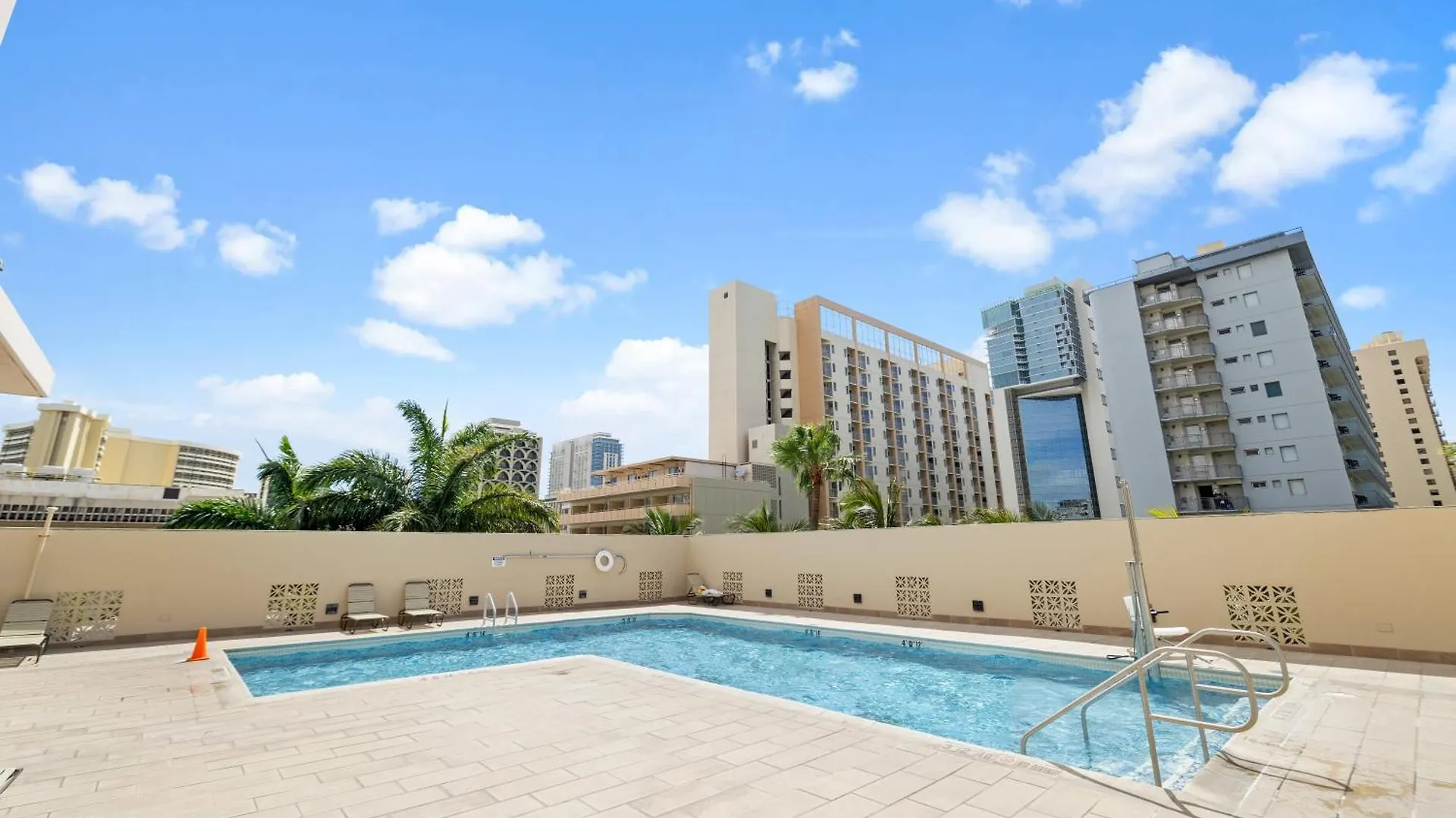 Royal Kuhio 2304 - Spacious Studio With Stunning Mountain Views In The Heart Of Waikiki! Χονολουλού 0*,  Ηνωμένες Πολιτείες της Αμερικής